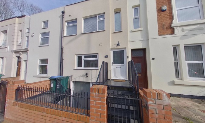 Coventry Apartment | Sunnyside View - 1-bed Apartment
