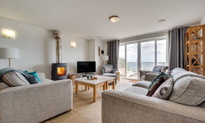 Wiseman's Bridge House | Sunridge - Four Bedroom House, Sleeps 8