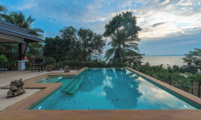 Pa Klok Villa | Sunrise 7BR Luxe Villa Sea View V151
