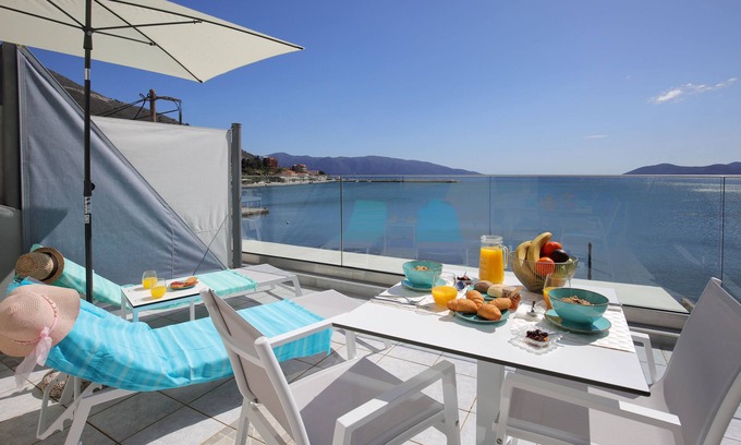 Agia Efimia Condo | Sunrise Bay Apts Suite 101