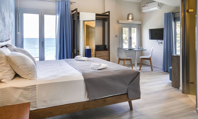 Agia Efimia Apartment | Sunrise Bay Apts Suite 201