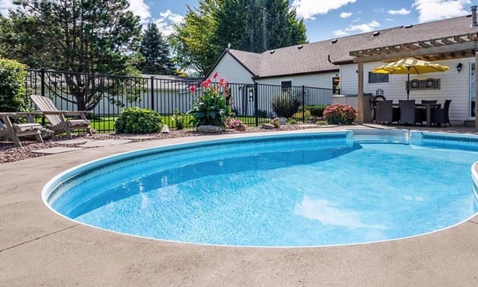 Erieau Cottage | Sunrise Cottage - Lake Erie