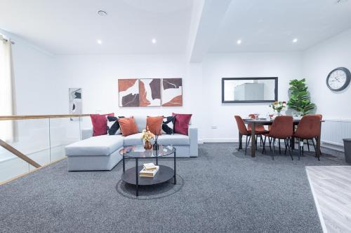 Gravesend Apartment | Sunrise Haven in Kent 2 bed Apartment Sleeps 7