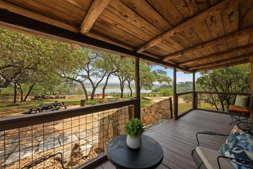 Spicewood House | Sunrise Lodge - Daybreak Cottage
