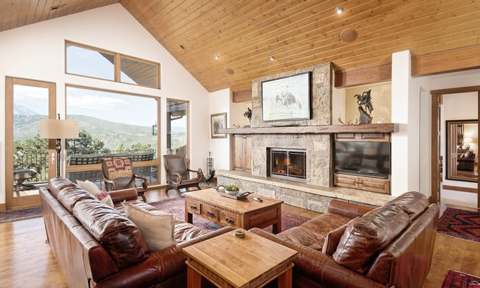 Carbondale House | Sunrise Luxury | Hot Tub, Game Room & Valley Views