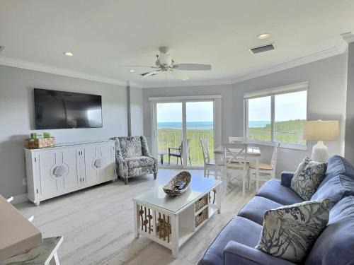 Tavernier Apartment | Sunrise Oasis - Top Floor Ocean Pointe 2411