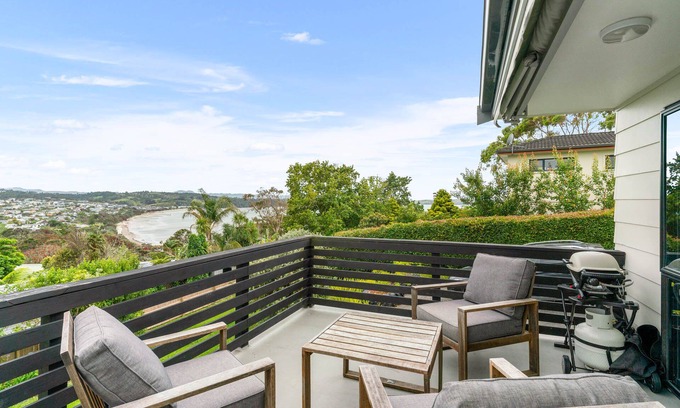 Snells Beach House | Sunrise Point - Snells Beach Holiday Home