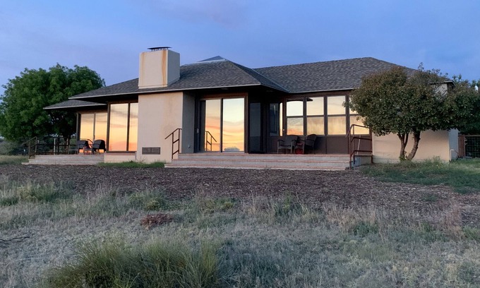 Sonoita House | Sunrise Ranch Sonoita-Mountain Views and Wineries