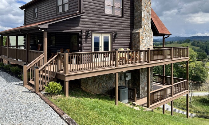 Piney Creek Cabin | Sunrise Ridge Lodge - The perfect gateway