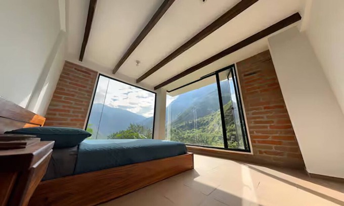 Calacali Bed & Breakfast | Sunrise Room at The Cloud Forest Retreat