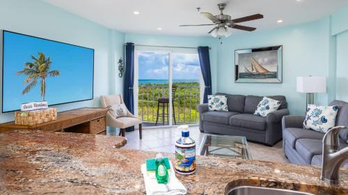 Tavernier Apartment | Sunrise Sanctuary - Top Floor Ocean Pointe 2415