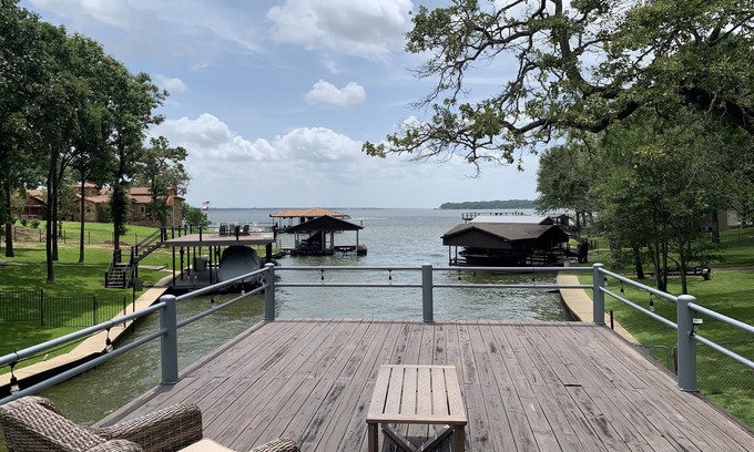 Seven Points House | Sunrise & Shine in this Large Home with 2 Master Suites, WiFi, Kayaks and more!