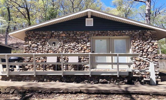 Sunrise Beach House | Sunrise Shores Cabin #2 Lake Front with a POOL!