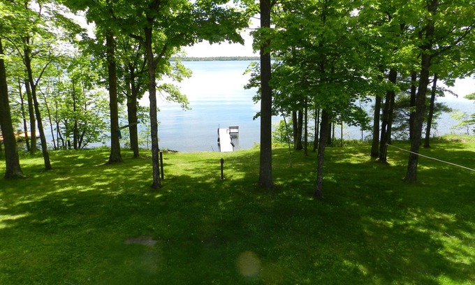 Palisade House | Sunrise Shores- Lots of space! 2+ bedroom 1.5 bath. Pet Friendly!