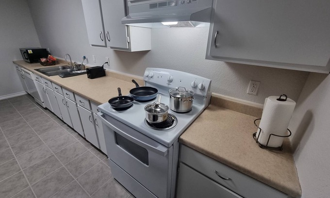 Eagle Pass Apartment | Sunrise - Unit A