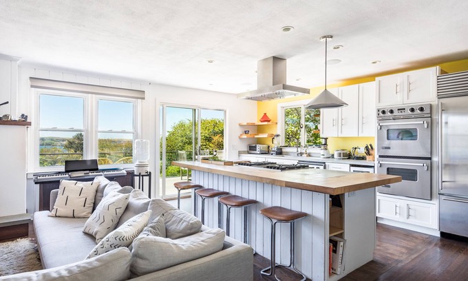 Montauk House | Sunset and Water Views in Montauk