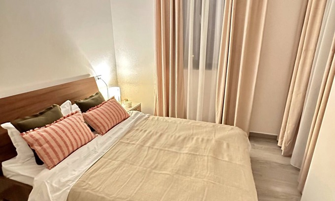 Bucharest Apartment | Sunset Apartment - Central Apt with Rooftop Garden