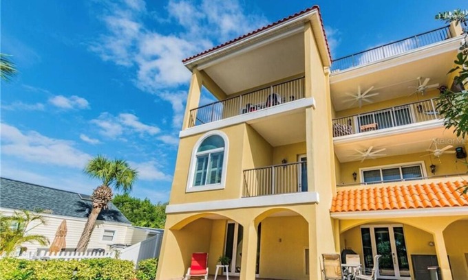 Sunset Beach House | Sunset Beach Townhome, Rooftop Terrace, Beachviews, Steps to the Beach, Elevator
