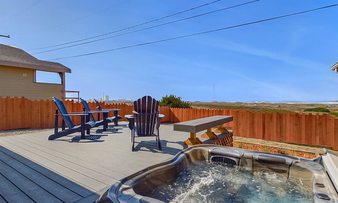 Eureka House | Sunset Bliss, Oceanview, Luxury, Hot Tub