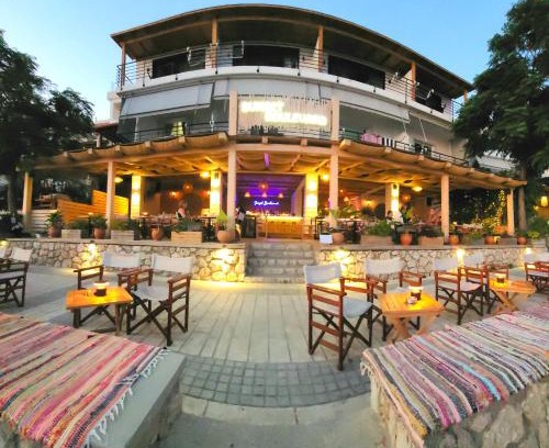 Qeparo House | Sunset Boulevard Hotel