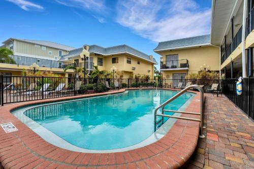 Redington Beach House | Sunset Corner - Beach View & Heated Pool!
