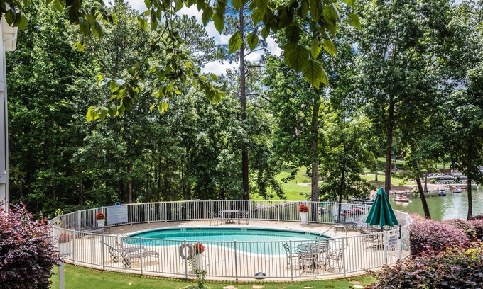 Dadeville Condo | Sunset Cove on Lake Martin!