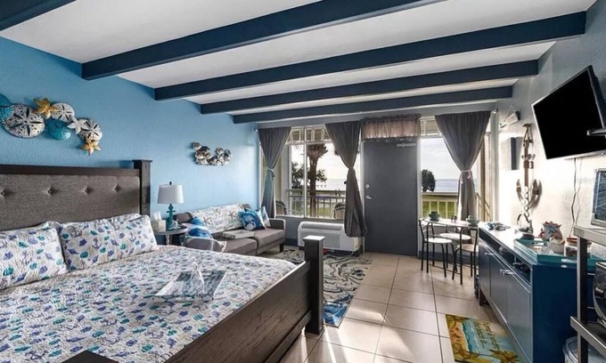 Ruskin Apartment | Sunset Del Mar-studio with view of Tampa Bay