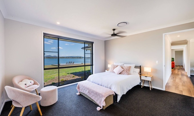 Palmers Island Apartment | Sunset Dreams, Nestled on the picturesque Clarence River