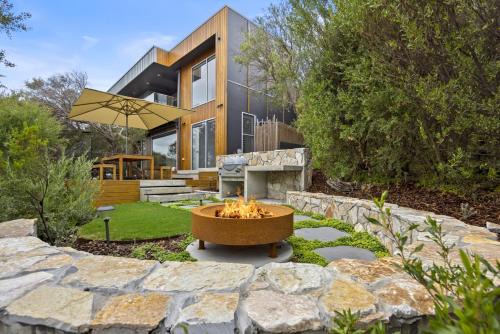 Fingal House | Sunset on Moonah