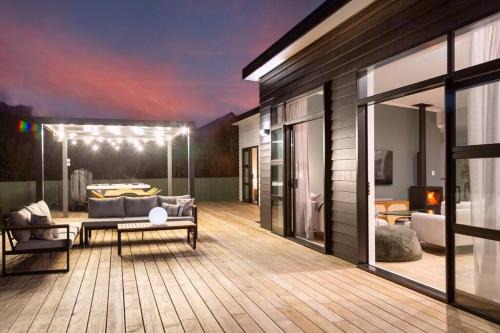Martinborough House | Sunset On Syrah