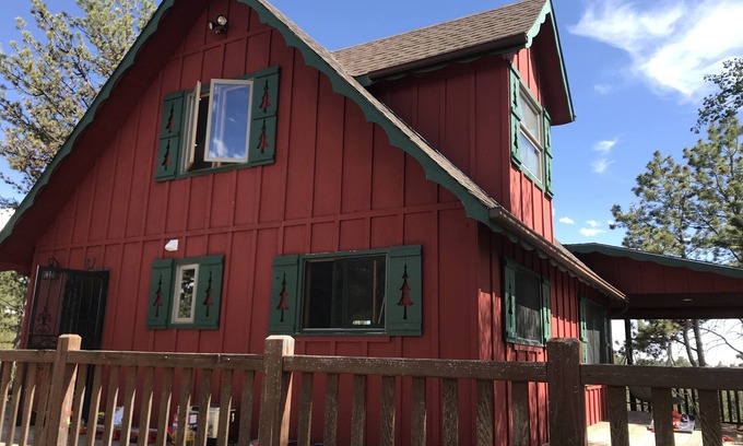 Florissant Cabin | Sunset Pines Cabin - breathtaking views w/hot tub