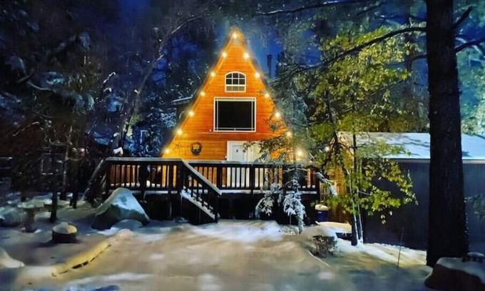 Sugarloaf Cabin | Sunset Point A Modern A-Frame