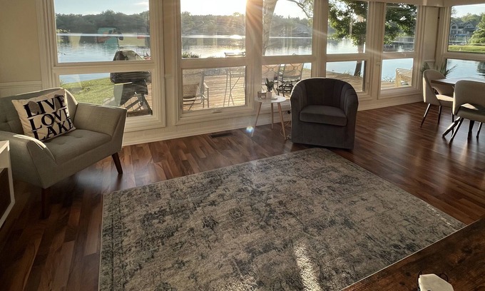 Pierceton Cottage | Sunset Point - Lakefront Kuhn Lake Cottage