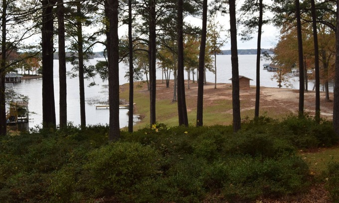 Henrico House | Sunset Point main lake, quiet, great view! One level, Handicapped friendly