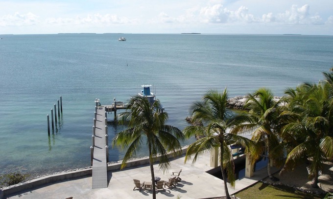 Islamorada House | Sunset Reef - Bayside Gated Estate, Pool, Spa, Deep Water Dock, Kayaks & SUPs
