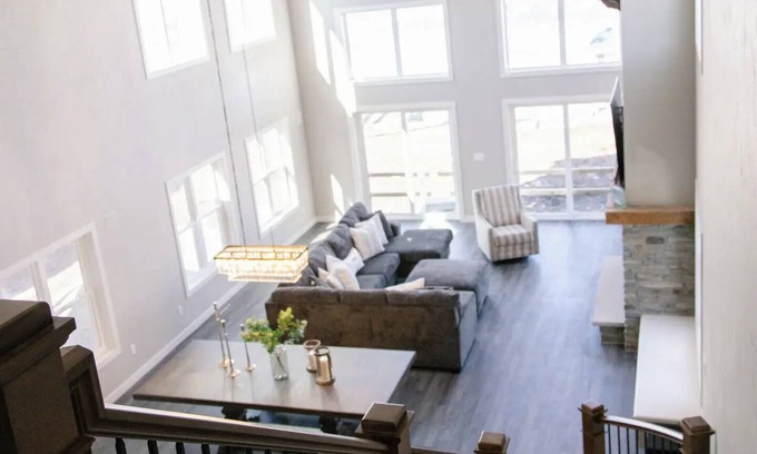 Butte Des Morts House | Sunset Retreat EAA home