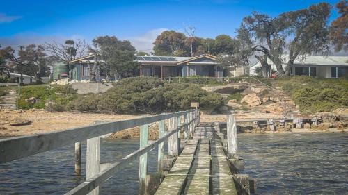 Lake Wangary House | Sunset Ridge Has Direct Access To A Private Beach and Small Jetty