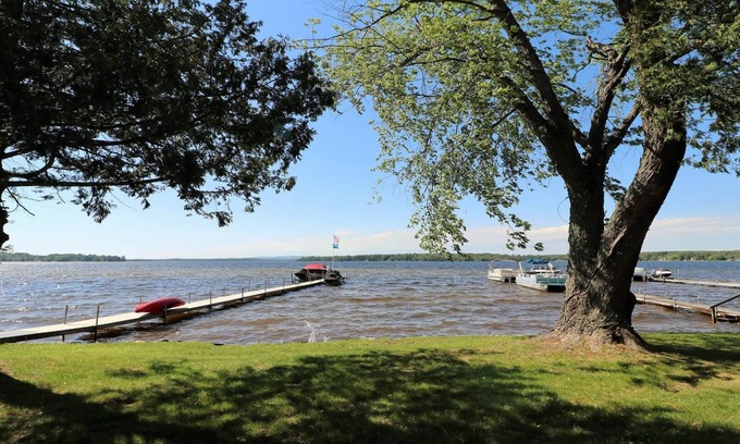 Petoskey House | Sunset Shore on Pickerel Lake - breathtaking sunsets & Inland Waterway await!