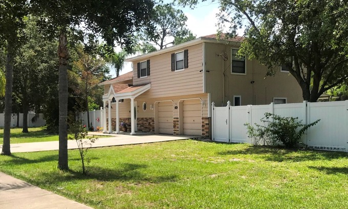 Tarpon Springs Apartment | SUNSET STUDIO - Beautifully appointed and .6 mi from beach - This is Paradise!