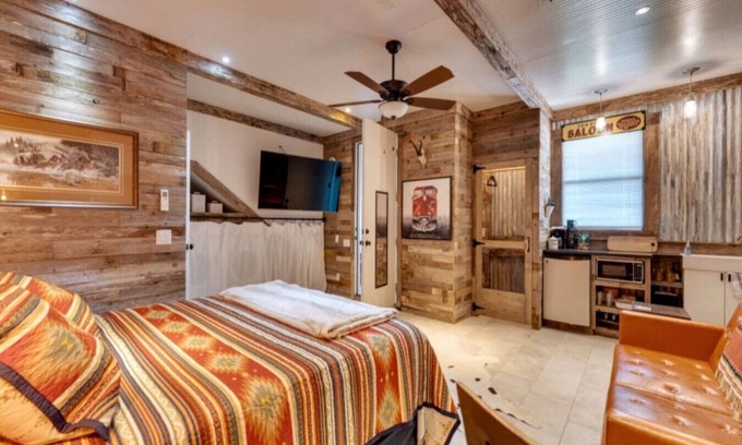 Austin House | Sunset Summit - VIEWS Perfect Couples Retreat!