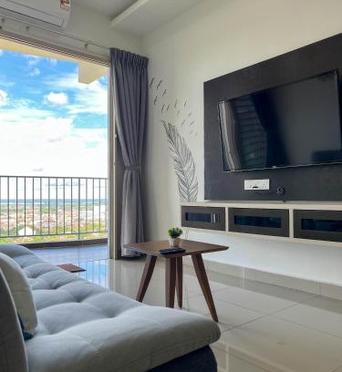 Larut Apartment | Sunset view Homestay near Lake Garden w/Swimming pool
