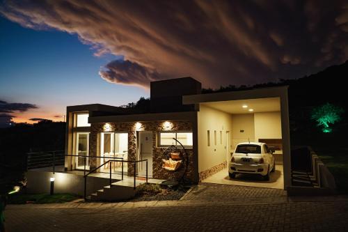 Yocsina Villa | Sunset Village