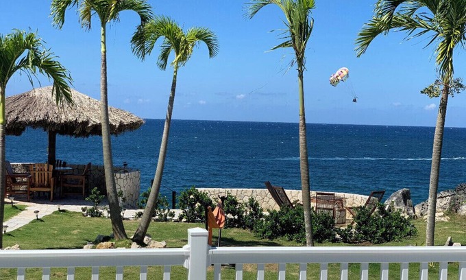 Orange Bay House | 'Sunset Vista' - Negril Seafront Townhouse - W/Solar Power