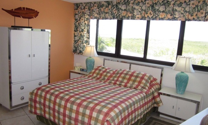 Key Largo Condo | Sunset with an ocean view in Key Largo - Florida