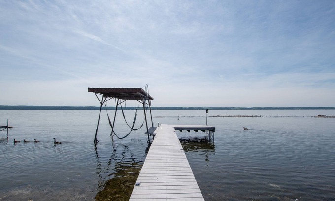 Town of Ledyard House | Sunsets and Wine: "Cayuga Lake - East Side Beauty in Aurora!"