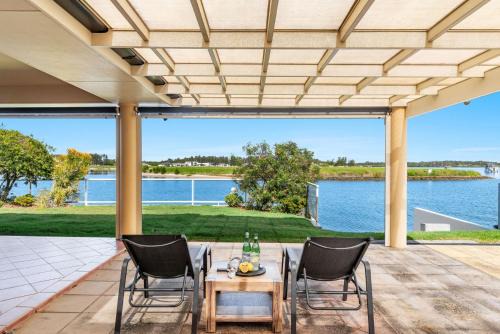 Yamba House | Sunsets at 101 - Pet Friendly Waterfront