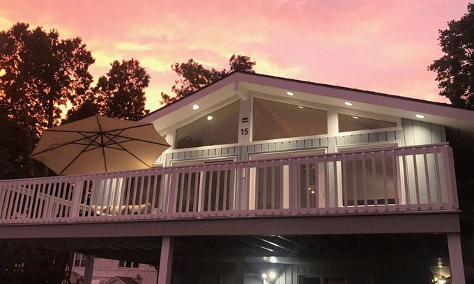 New London House | SUNSETS IN OCEAN BEACH PARK: 6 QUEEN BEDS W/1MIL DOLLAR VIEW OF ATLANTIC OCEAN!