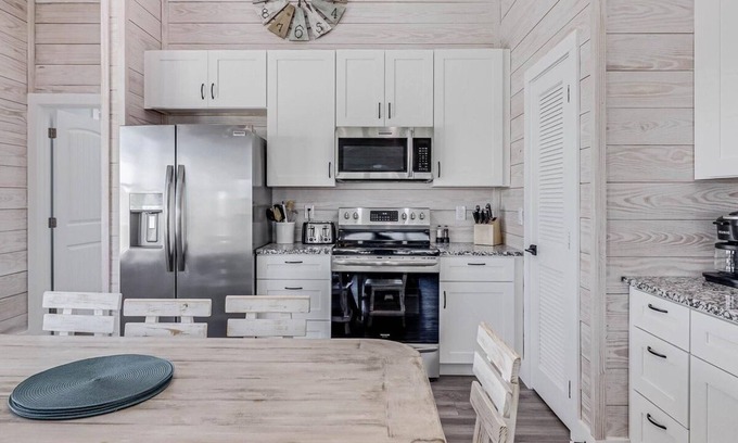 Fulton House | Sunshine And Flip Flops Sp114 4 Bedroom Home by RedAwning