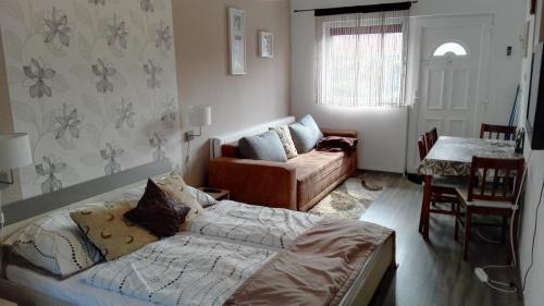 Siofok-Szabadifurdo Apartment | Sunshine apartman