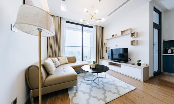 Ngoc Khanh Apartment | Sunshine Balcony Apartment in VINHOMES METROPOLIS near Lotte Hanoi